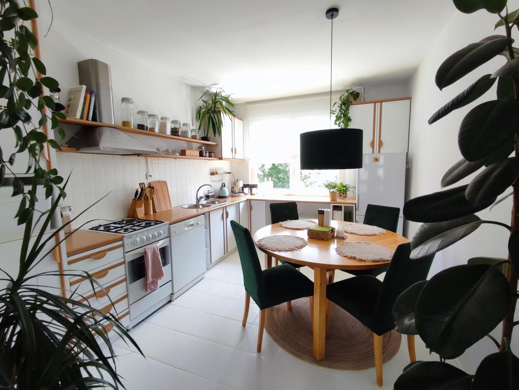 Apartmán Urokliwy Azyl W Miescie: Komfort I Spokoj, Projektor I Hi-fi, 6 Minut Kolejka Do Centrum.
